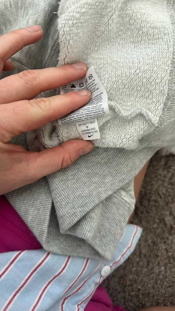 Oversized Nike Pullover Sweatshirt - Image 7