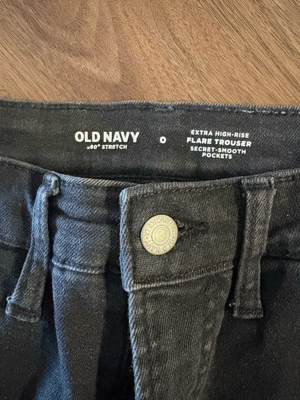 Old Navy Black Flare Jeans extra High-rise - Image 2