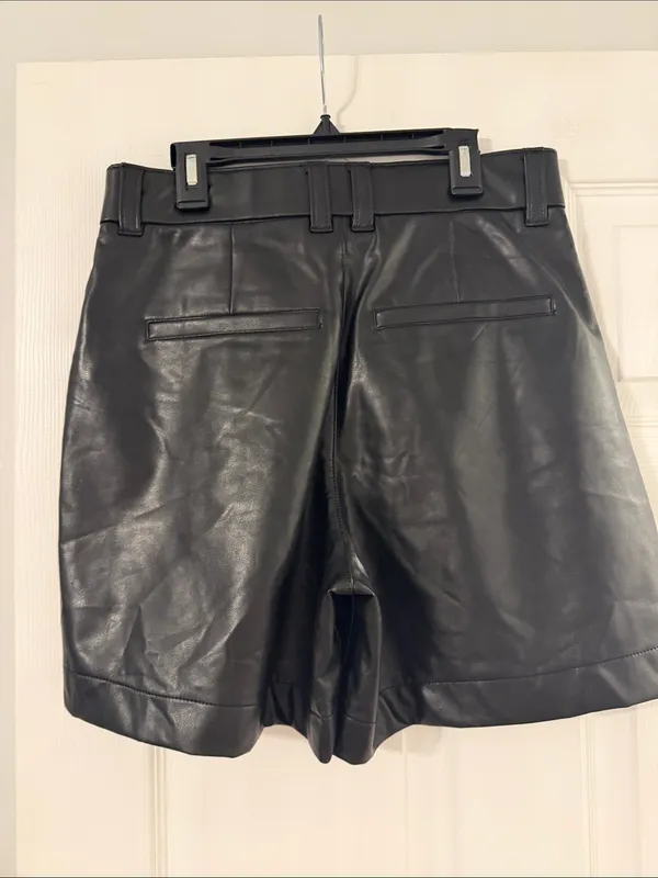 Abercrombie & Fitch Black High-Waist Faux Leather Pleated Women’s Shorts size S - Image 3