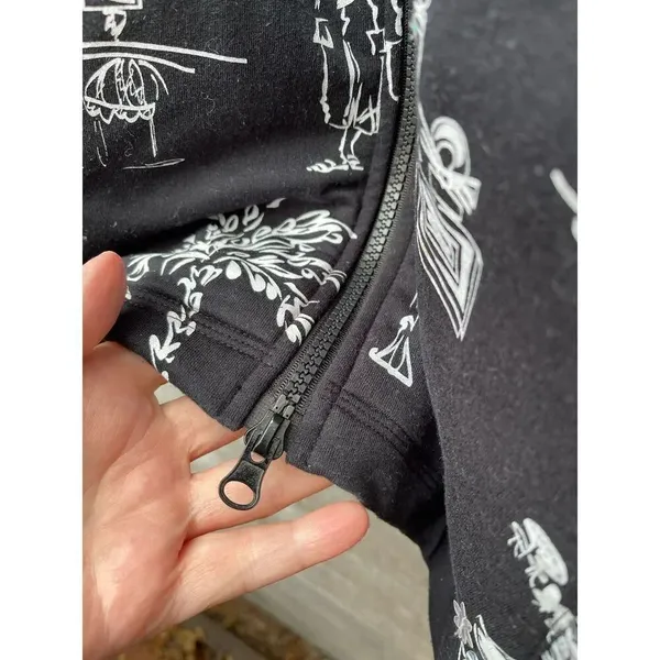 E.L.C.C. Size large vintage tropical themed oversized jacket. Black - Image 8