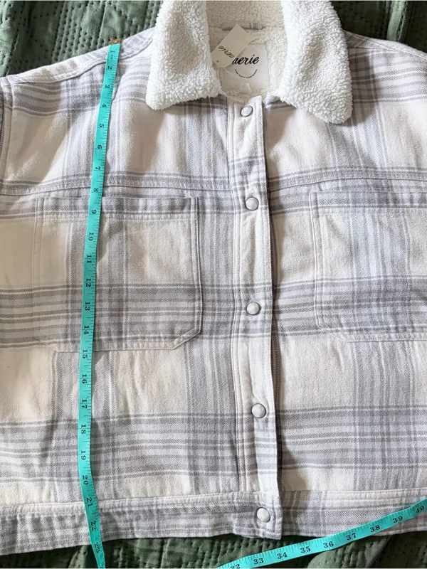 Aerie NWT Plaid Sherpa Lined Jacket XL White Grey Snap Front Shacket - Image 6