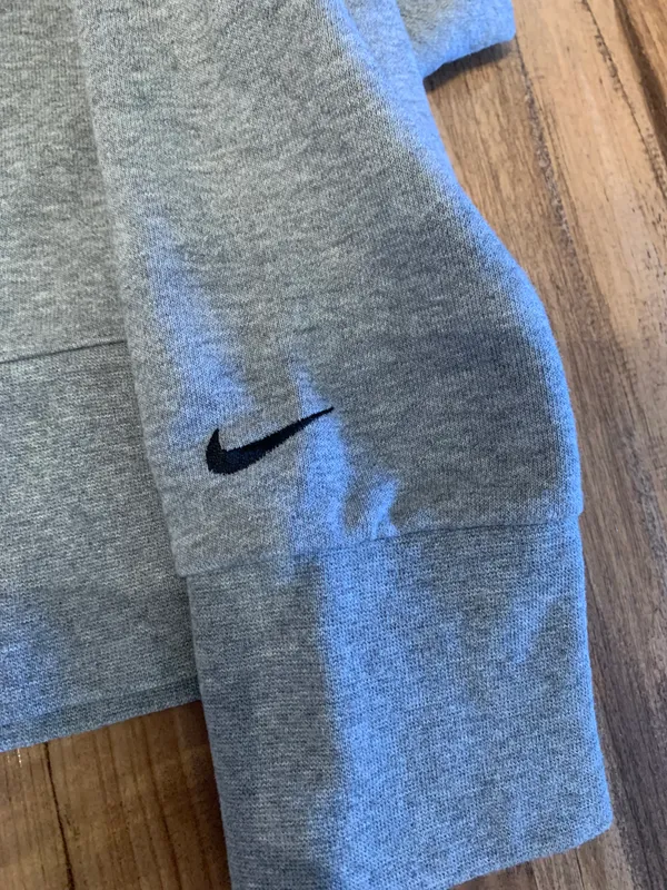 Nike cropped sweatshirt - Image 3