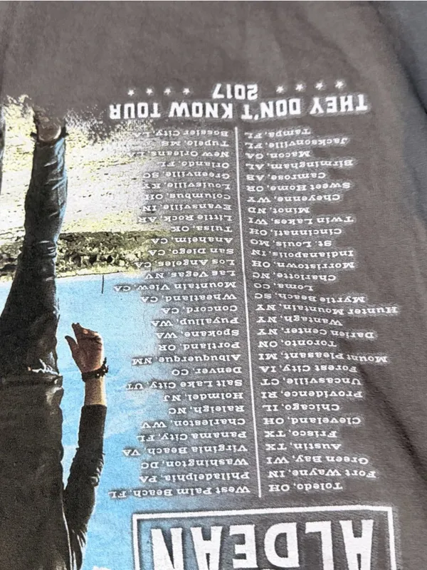 Gildan 2017 Jadon Aldean they don’t know your concert t shirt small - Image 5