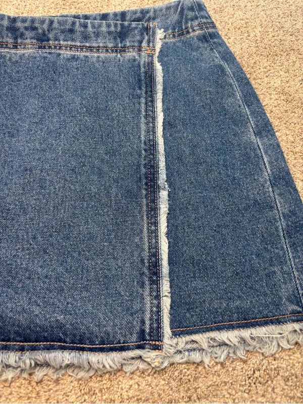 NEW! Natural Life Denim Wrap Style Crossover Frayed Hem Cotton Mini Skirt Medium - Image 15