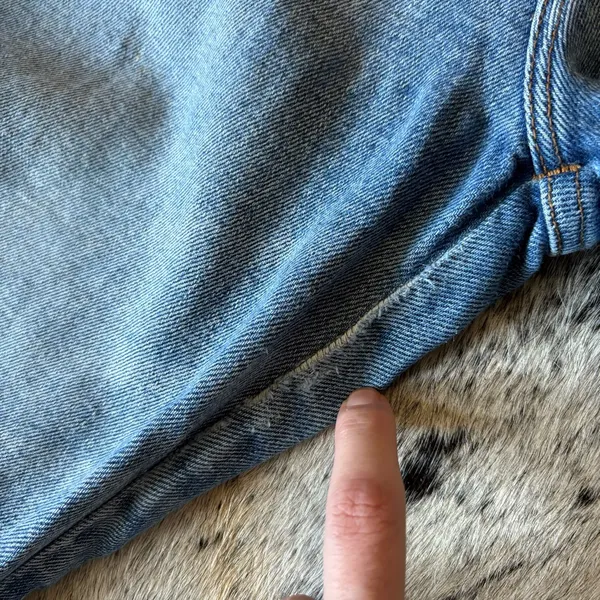 GOOD AMERICAN Good Curve Distressed Jeans‎ Size 10/30 STYLE: GCS127T - Image 8