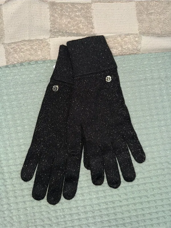NWT Lululemon Warm Revelation Gloves *Shine size Large - Image 4