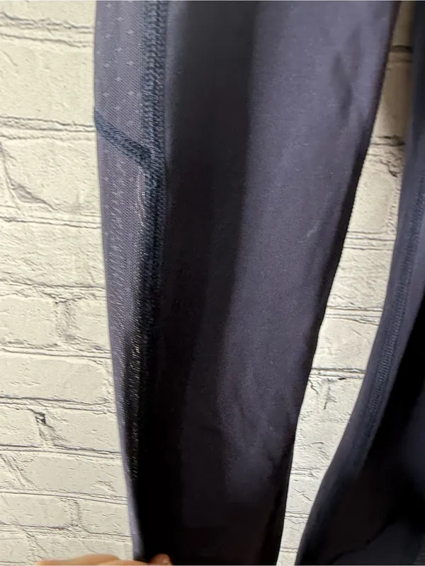 Women’s lululemon  Navy Performance leggings size 4 - Image 4