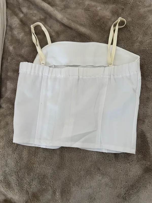 White camisole spaghetti strap top with butter yellow straps - Image 3