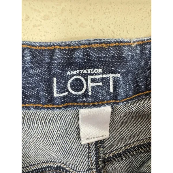 Ann Taylor Loft Womens‎ Size 6 Original Medium Wash Raw Hem Denim Jean Shorts - Image 4
