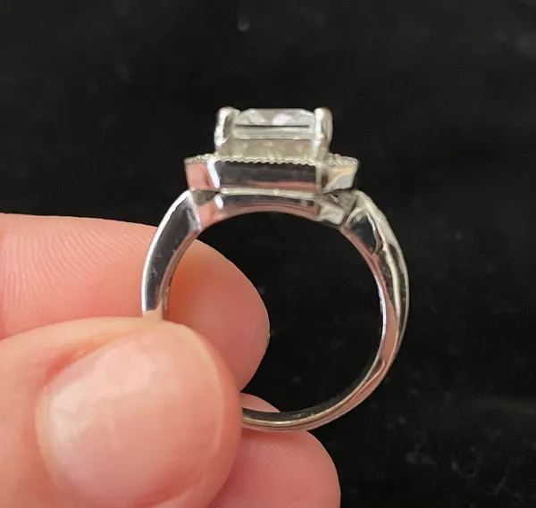 White Gold Engagement Ring Silver - Image 3