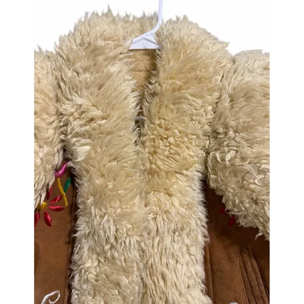 Handmade Vintage Mongolian‎ Fur Boho Suede Floral Embroidered Vest - Image 3