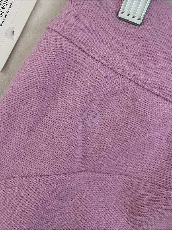 Lululemon NWT Scuba High Rise 5” Shorts with Pockets in Vitapink Size 12 - Image 9