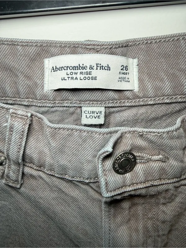 Abercrombie & Fitch Low Rise Ultra Loose Jean - Image 4