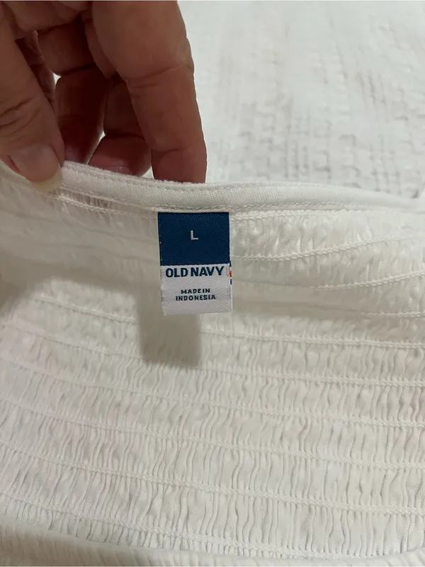 Old Navy White Smocked Square Neck Ruffle Sleeve Top Sz L Feminine - Image 5