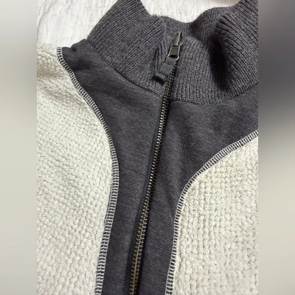 Free People REVERSIBLE Mountain Dreamin’ Fleece size Medium Large - Image 10