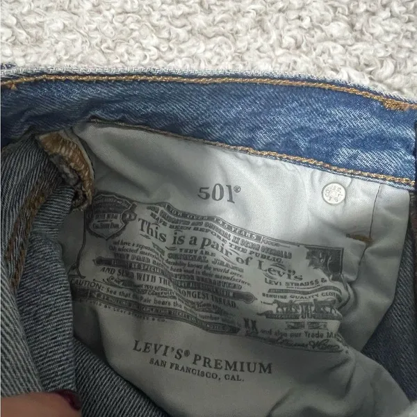 Levi's 501 Original Fit jeans - size 26 x 30, medium wash - Image 7