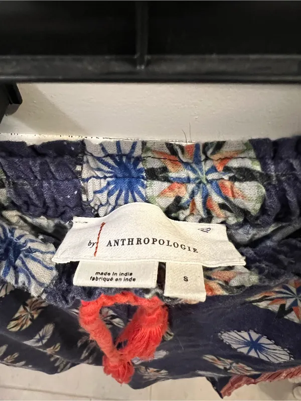 Anthropologie Navy Pants with Coral Drawstring and Multicolor Floral Print - Image 4