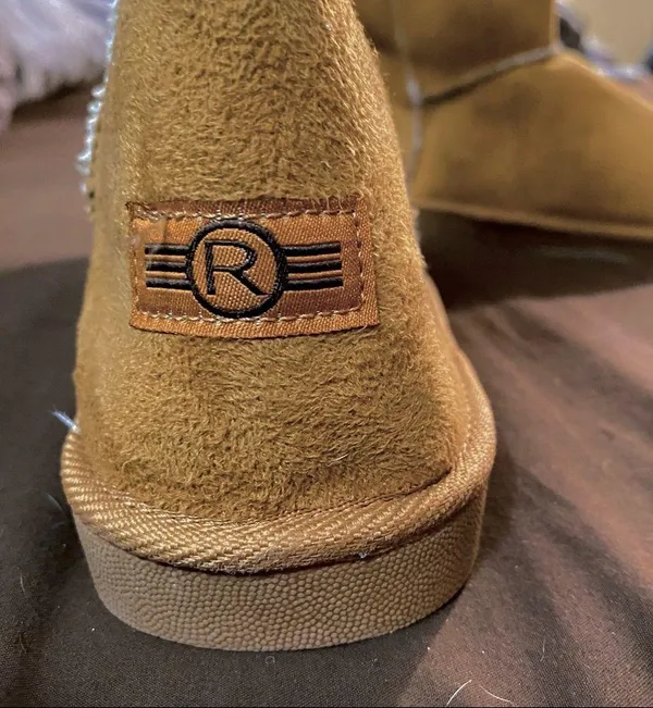 NWOT Women’s Tan Waterproof Suede Boots Size:8 - Image 5