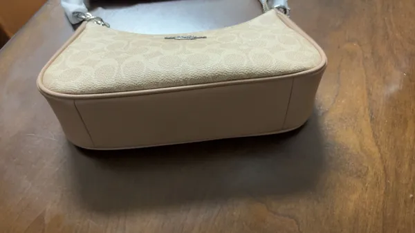 Teri Coach Shoulder Bag - Image 6