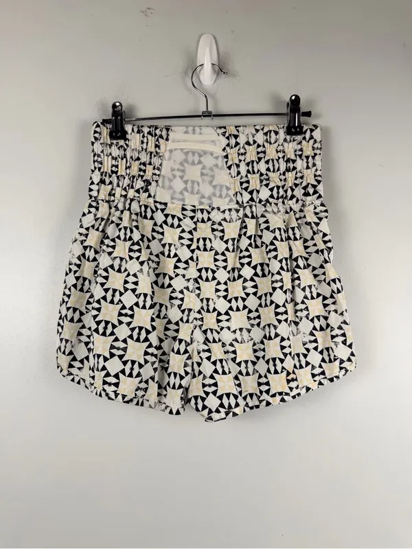 FREE PEOPLE Movement The Way Home Printed Womens Shorts Size small - Image 4