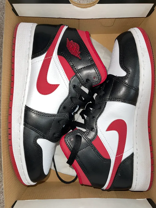 Air Jordan 1 Mid - Image 4