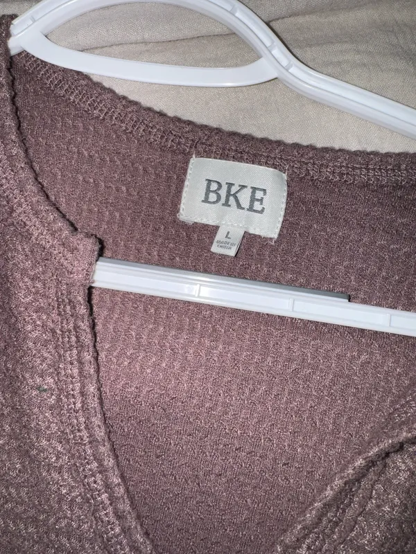BKE MAROON/PURPLE SWEATER SIZE large - Image 2
