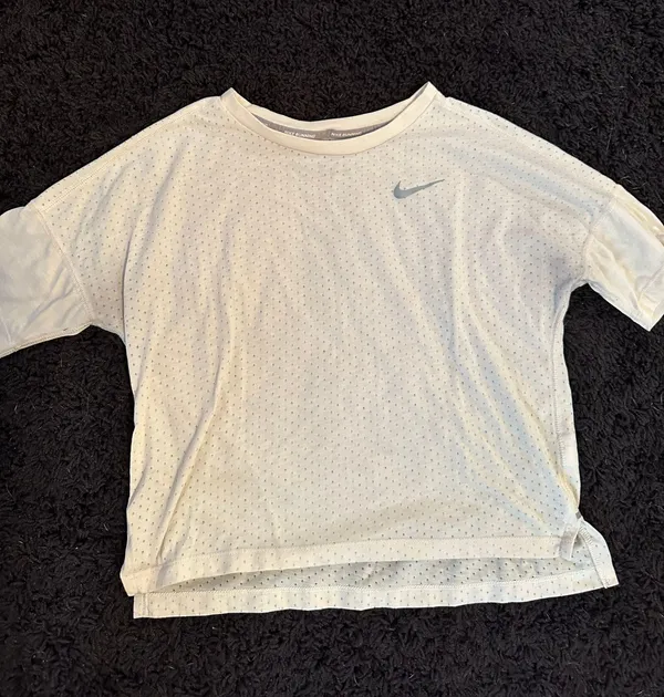 Nike Workout Shirt - Image 3