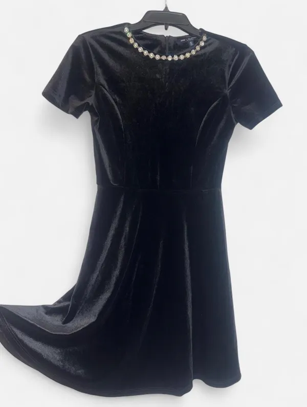 Black velvet short sleeve dress - Image 2