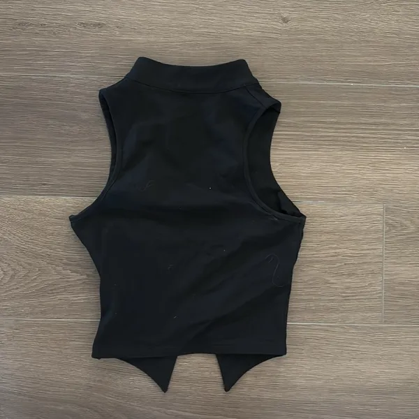 I am Gia black top - Image 3