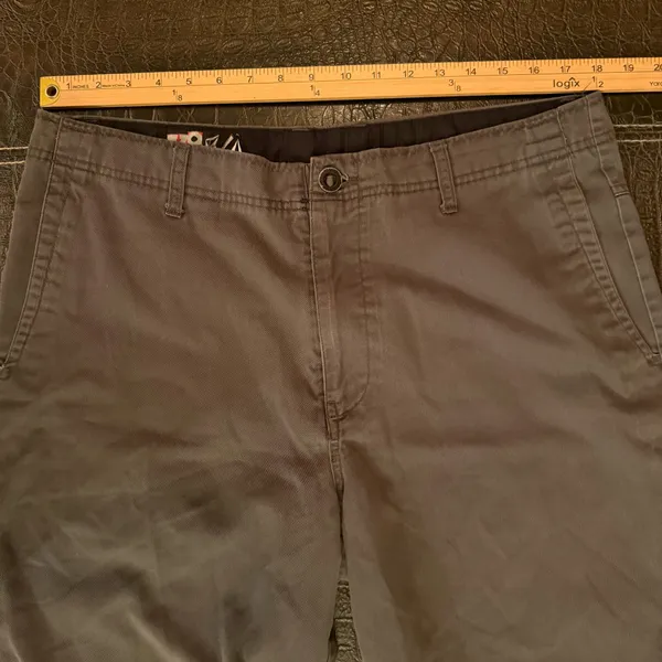 VOLCOM MEN'S 36 GRAY BOARD WALKING BERMUDA SHORTS - Image 2