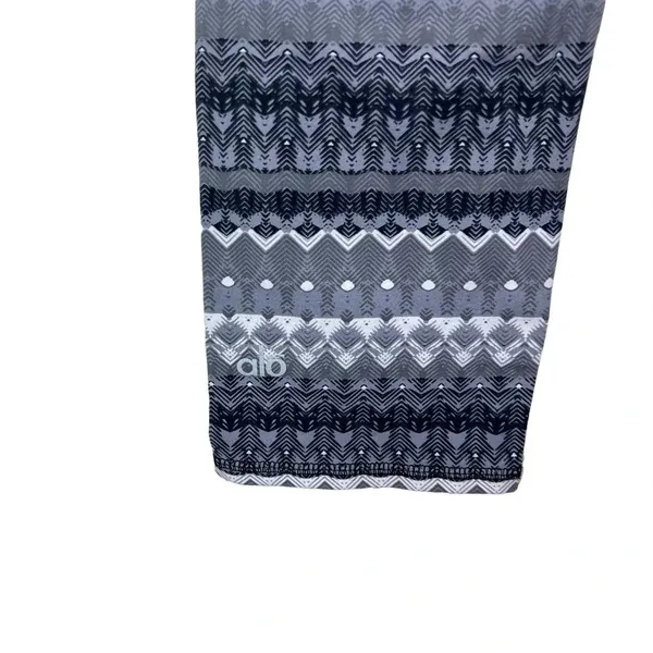 Alo Yoga Cropped Leggings Fair Isle‎ Geometric Print Stretch Gray Size Small - Image 8