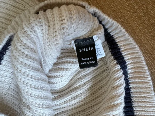 Cream Ribbed V Neck Sweater with Navy Blue Trim - Image 4