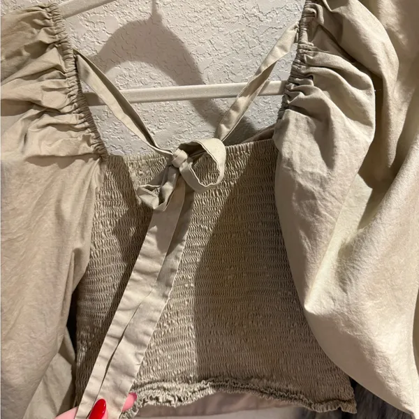 WAYF Beige Ruched Top - Image 6