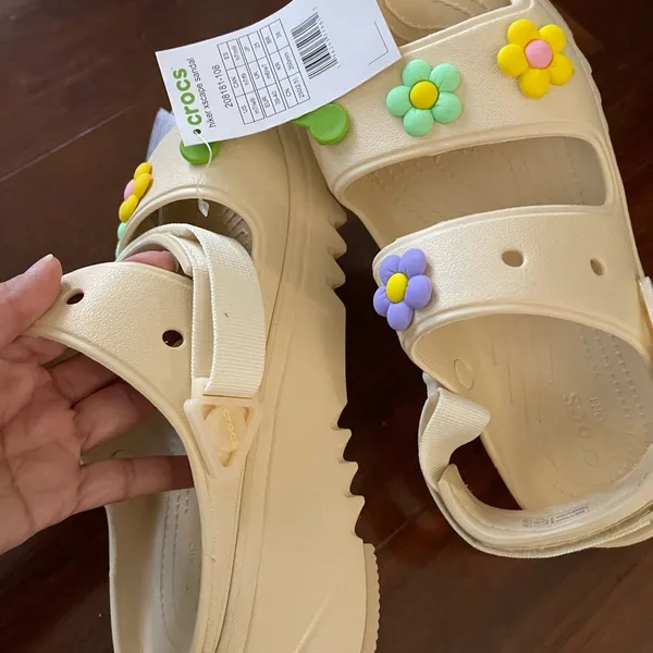 crocs size 9 women - Image 3