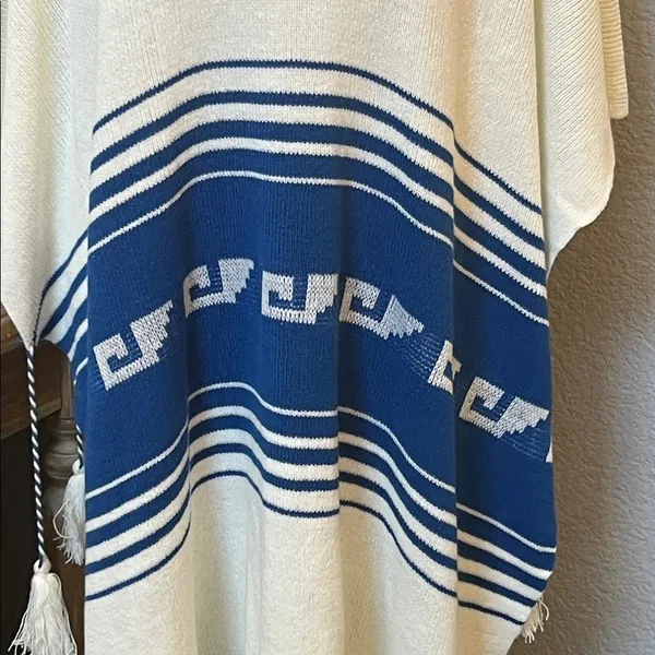 060- Wildfox Frida Traveler Fringe Oversized Blue White Sweater Poncho Size Smal - Image 5
