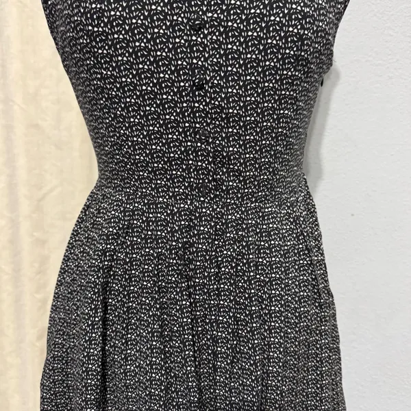 Ladakh Black White Geometric Print Fit Flare Zip Dress Women Size 4‎ Cutout - Image 5