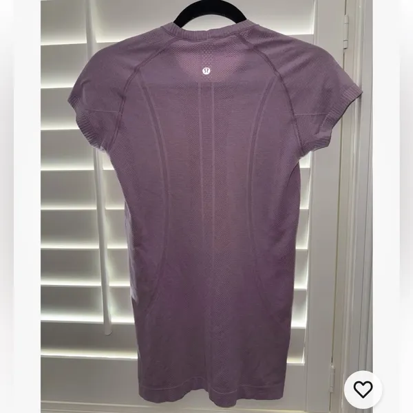Lululemon Swiftly Tech Short Sleeve Crew Lilac Quartz Size 6 - Image 4