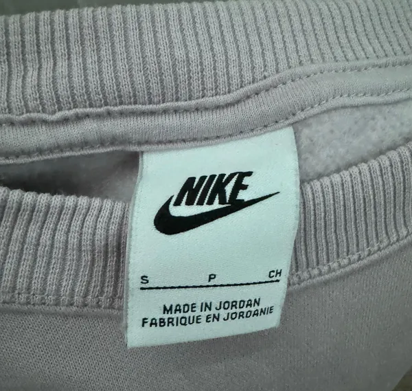 Nike Pink Crew Neck - Image 3