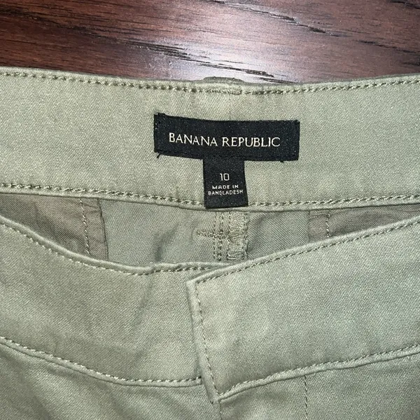 NWT Banana Republic Women’s Green Khaki Pants 10 - Image 2