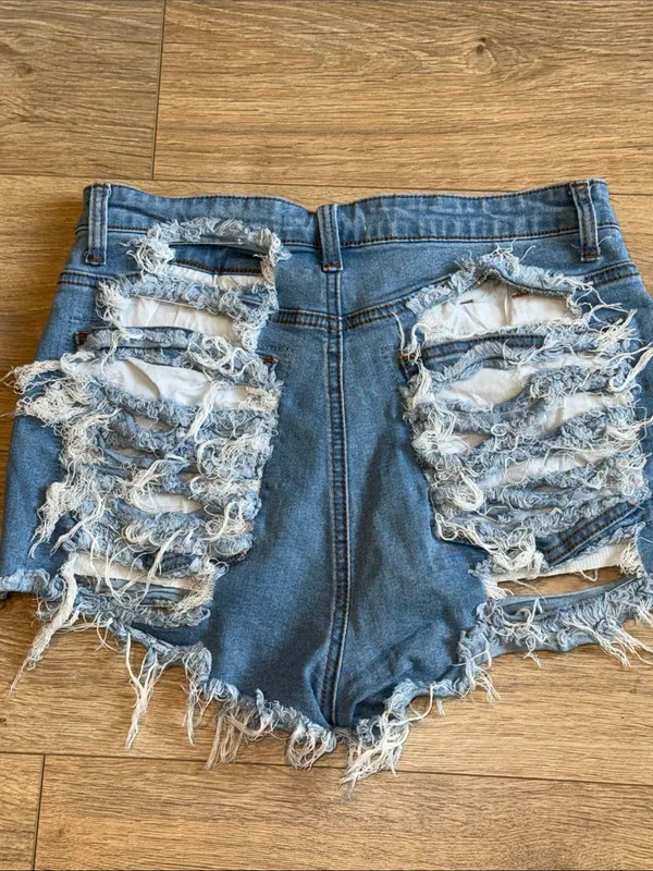HOT & DELICIOUS Festival Rhinestone Pockets Heavily Distressed Denim Shorts L - Image 13
