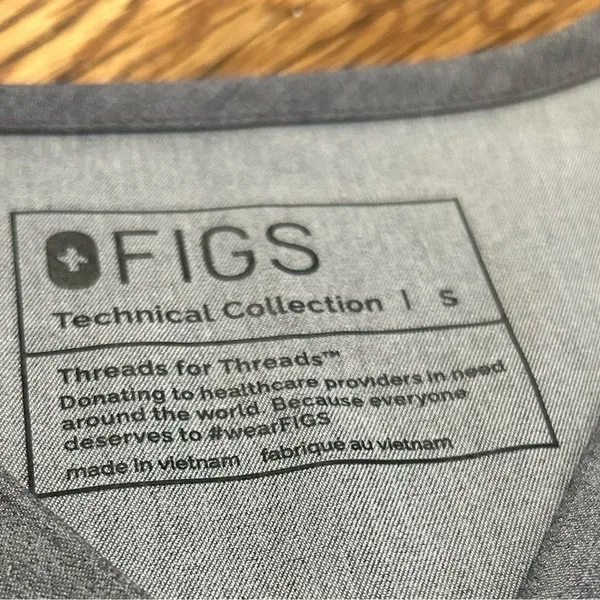 FIGS Technical Collection Scrub Top Gray Small V-Neck Pocket Excellent Uniform - Image 7