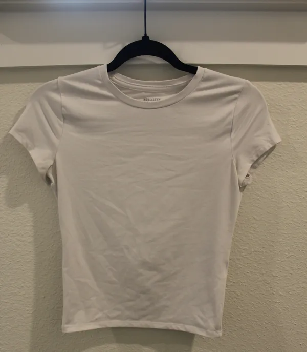 Hollister Seamless Fabric Crew Baby Tee white - Image 2