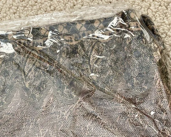 NEW Pashmina Scarf Wrap Tassles Tan Black 55% Pashmina 45% Silk SEALED - Image 8