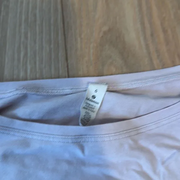 Lululemon pink long sleeve loose t-shirt‎ size 6 - Image 2