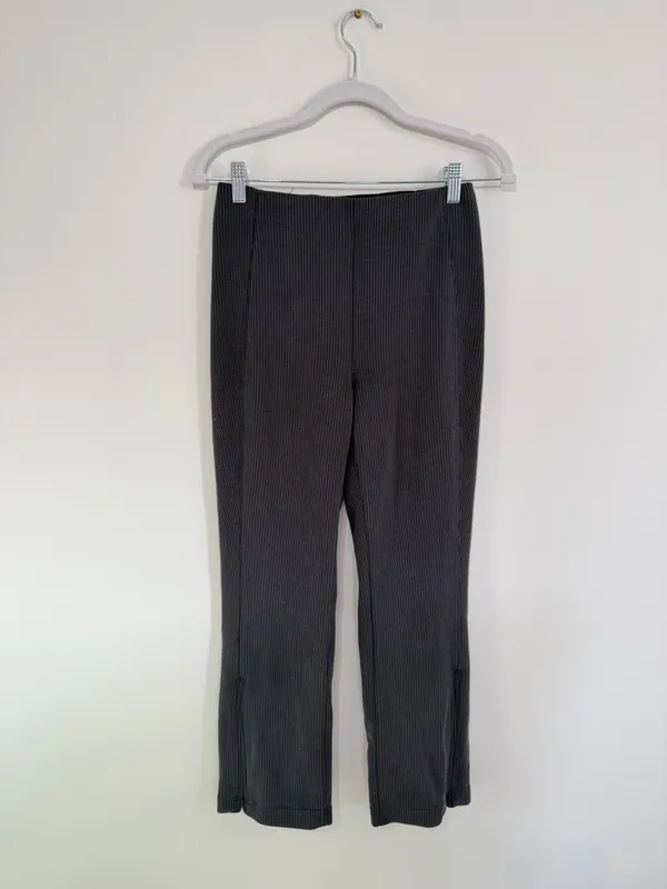 NWOT Lululemon Ribbed Softstreme Flared Pant Size 6 Black - Image 2