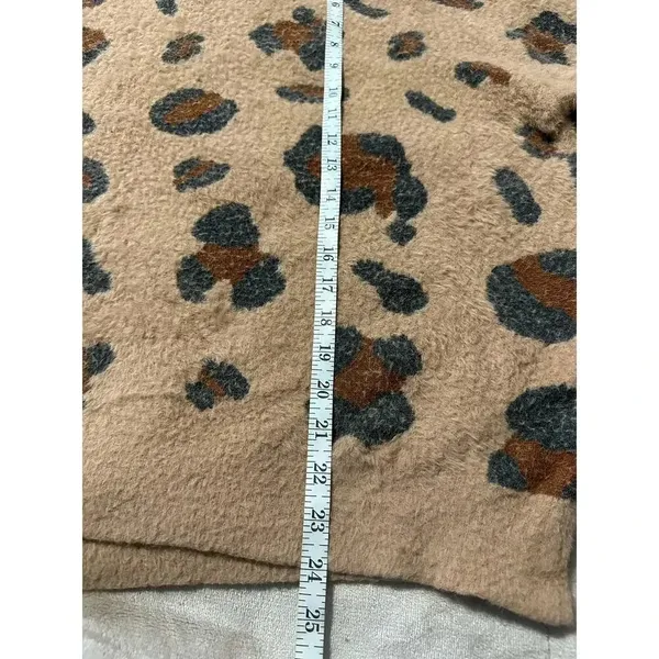 Simply Southern Leopard Crewneck Sweatshirt Size Large Animal Print Warm Soft - Image 6