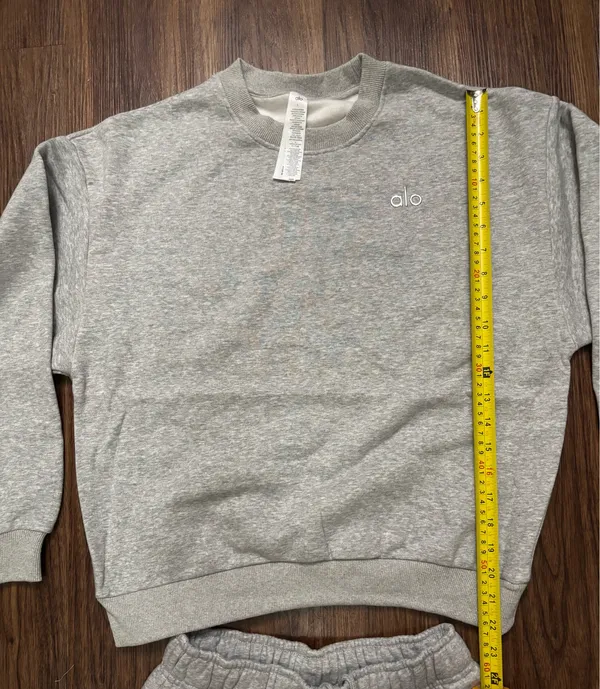 🩶 Accolade Set Gray Small Crewneck + Shorts - Image 8