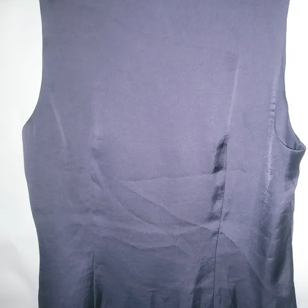 Banana Republic 8 V-Neck Satin Sleeveless Top in Deep Eggplant - Image 4