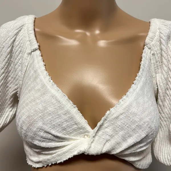 NWT Urban Outfitters Twisted Cropped Top - Image 3