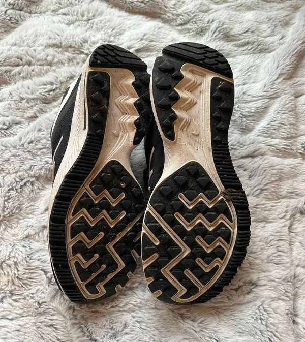 Nike Tennis Shoes - Image 7